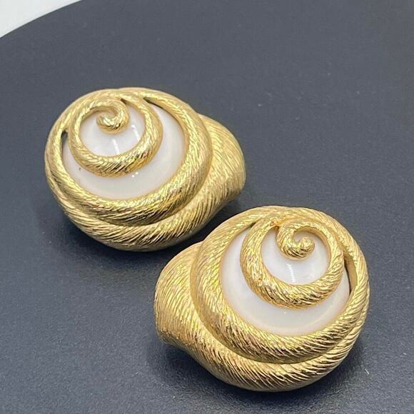 Trifari 1980s Gold Tone Resin Sea Shell Design Statement Clip
Earrings - Picture 1 of 12